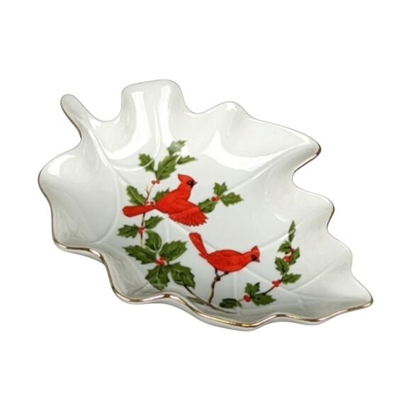 Vintage Lefton Cardinal Christmas Dishes: 6-Piece Porcelain Holiday Set - Picture 4 of 8